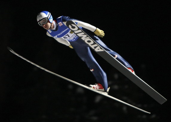 2010-02-03T174851Z_01_VIE54_RTRIDSP_3_SKIJUMPING-GERMANY.jpg