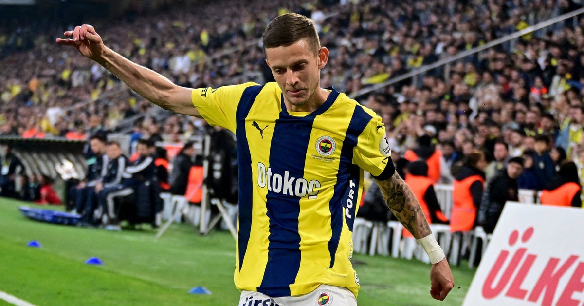 Oto co ma się stać z Sebastianem Szymańskim. Opublikowano listę