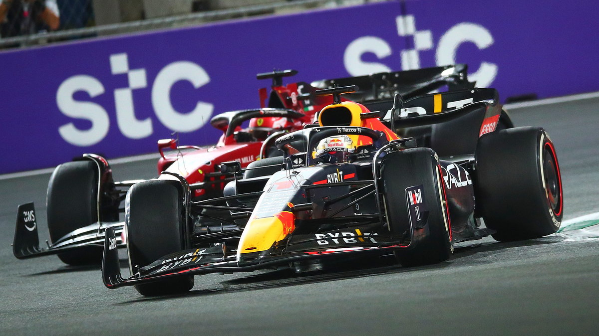 Max Verstappen i Charles Leclerc stoczyli niesamowitą walkę w Arabii Saudyjskiej