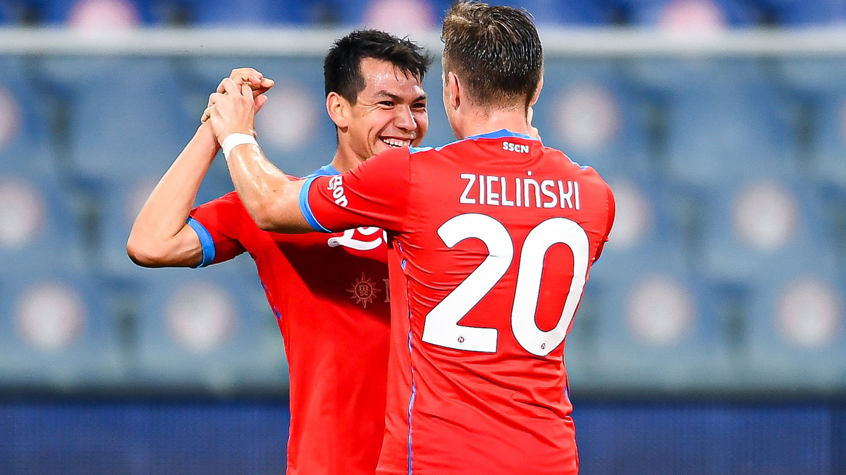 Piotr Zieliński i Hirving Lozano, za nimi — Victor Osimhen