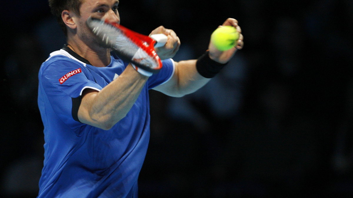 2009-11-25T161958Z_01_SLP108_RTRIDSP_3_TENNIS-MEN-FINALS.jpg