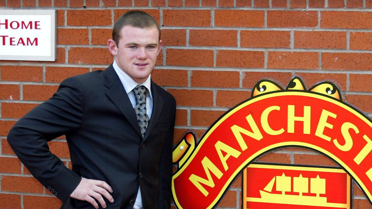 Wayne Rooney w 2004 roku podpisał kontrakt z Manchesterem United