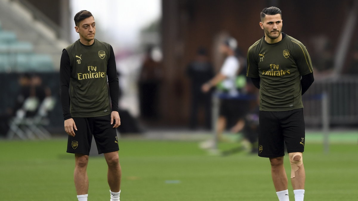 Mesut Oezil i Sead Kolasinac