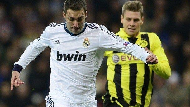 Real Madryt - Borussia Dortmund Higuain i Piszczek