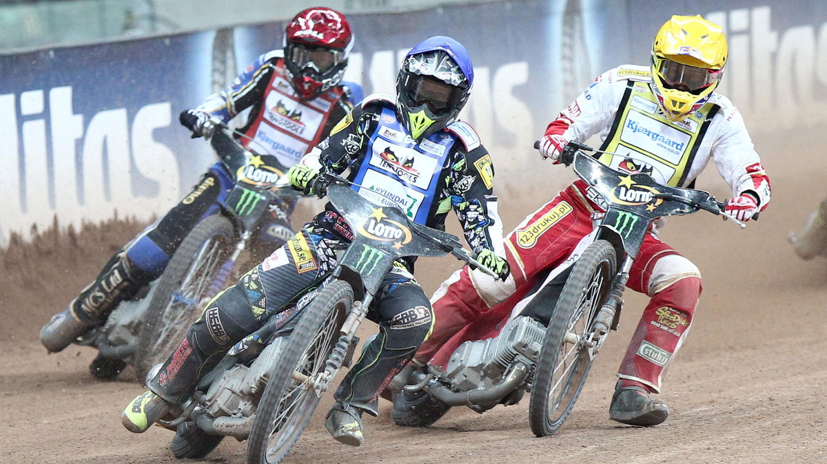 FREDRIK LINDGREN PRZED MACIEJ JANOWSKI I JASON DOYLE