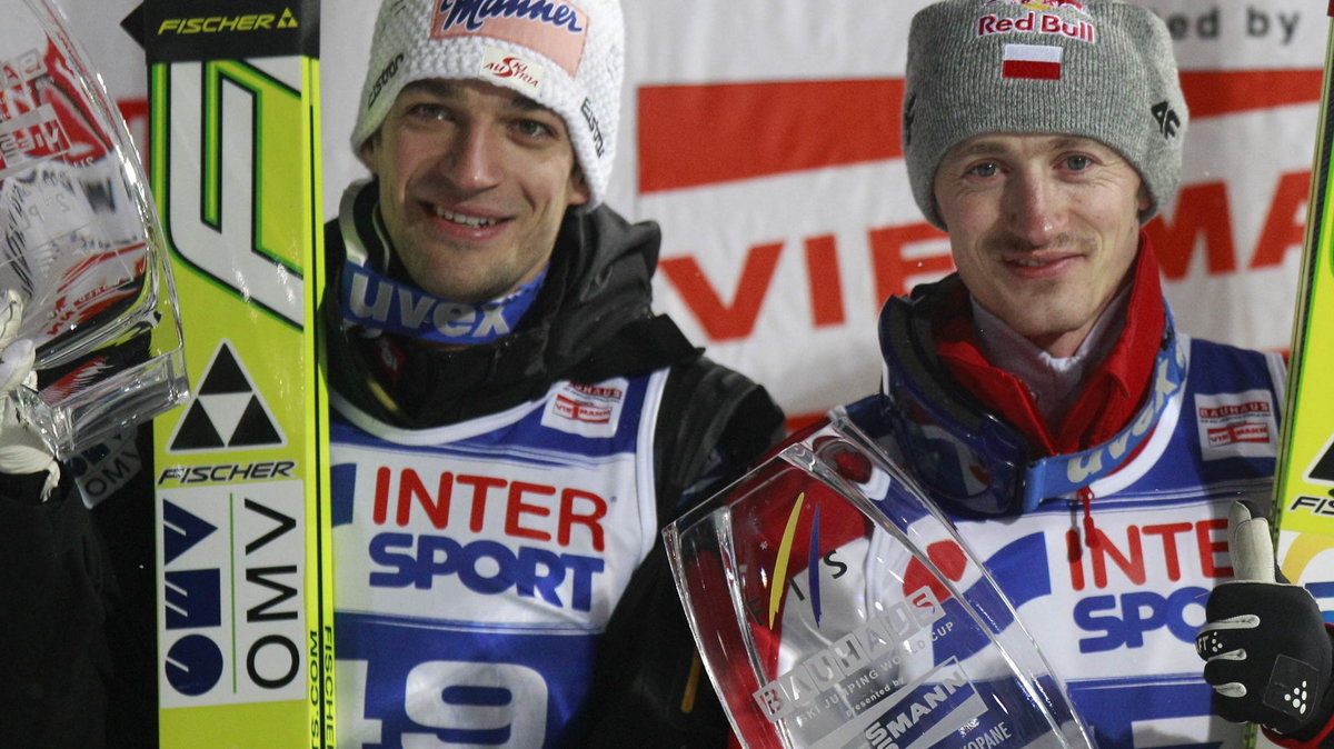 Andreas Kofler (L), Adam Małysz i Severin Freund