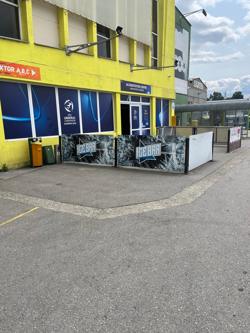 In Žilina, the accreditation centre was established in a bar