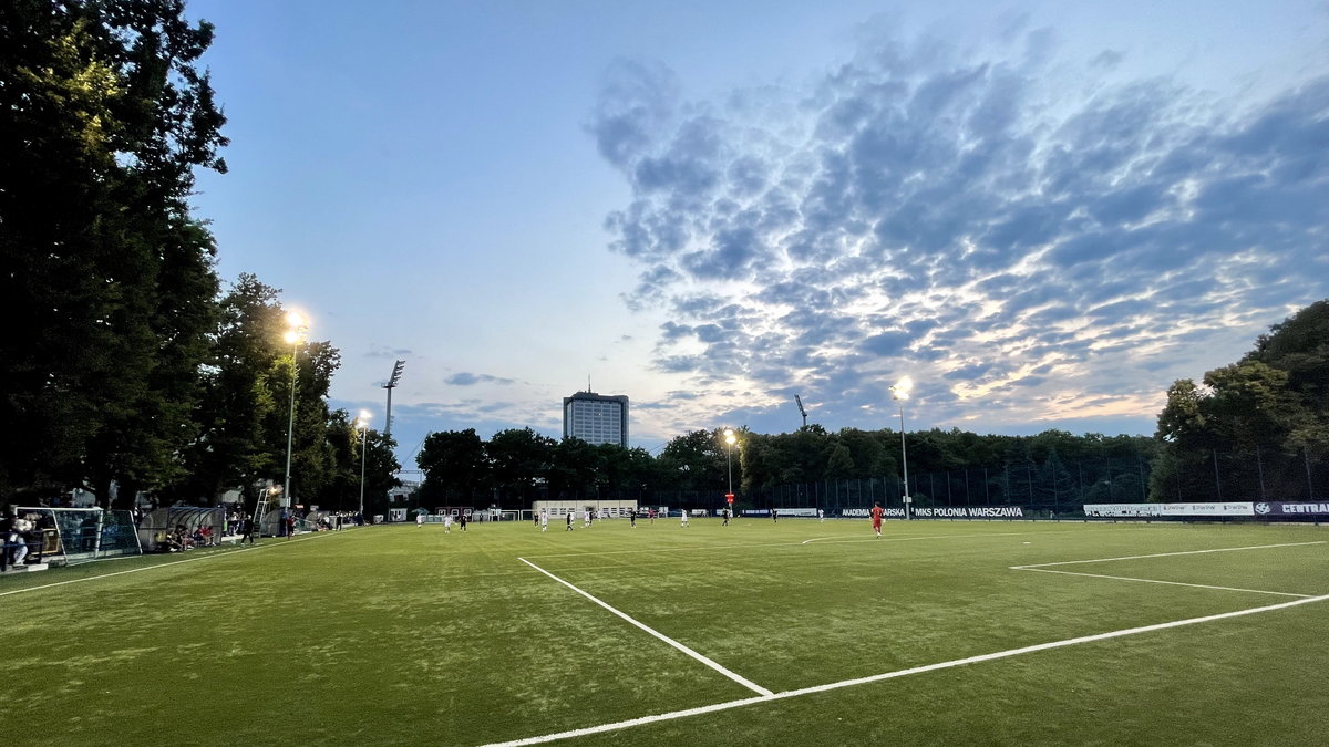 Boczne boisko Polonii Warszawa