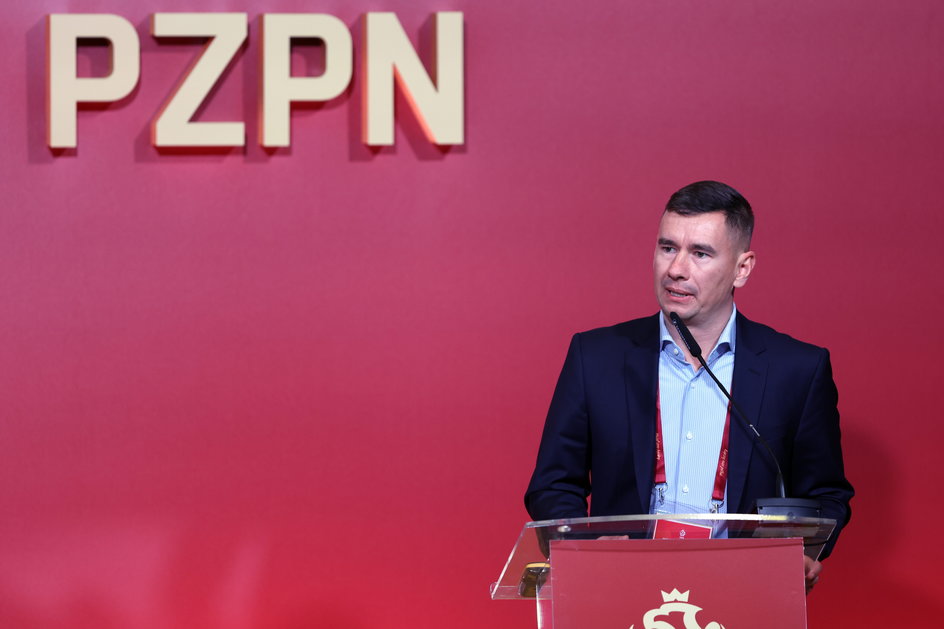 Łukasz Jabłoński podczas Walnego Zgromadzenia Sprawozdawczego Delegatów PZPN (20 października 2023 r.)