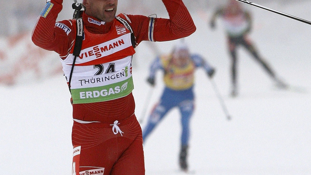 2010-01-10T132812Z_01_CHA119_RTRIDSP_3_BIATHLON.jpg