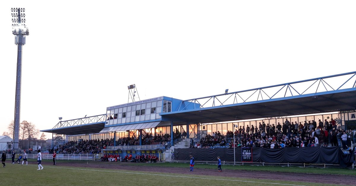 Oto najbrutalniejszy zjazd w polskiej piłce. Znany klub spadł aż do B-klasy