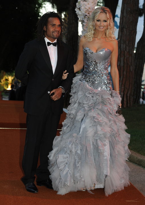 Adriana Sklenarikova i  Christian Karembeu w 2010 roku