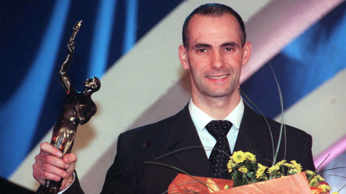 Tomasz Gollob na początku 2000 r. cieszył się z wygranej w 65. Plebiscycie Przeglądu Sportowego na 10 najlepszych sportowców Polski