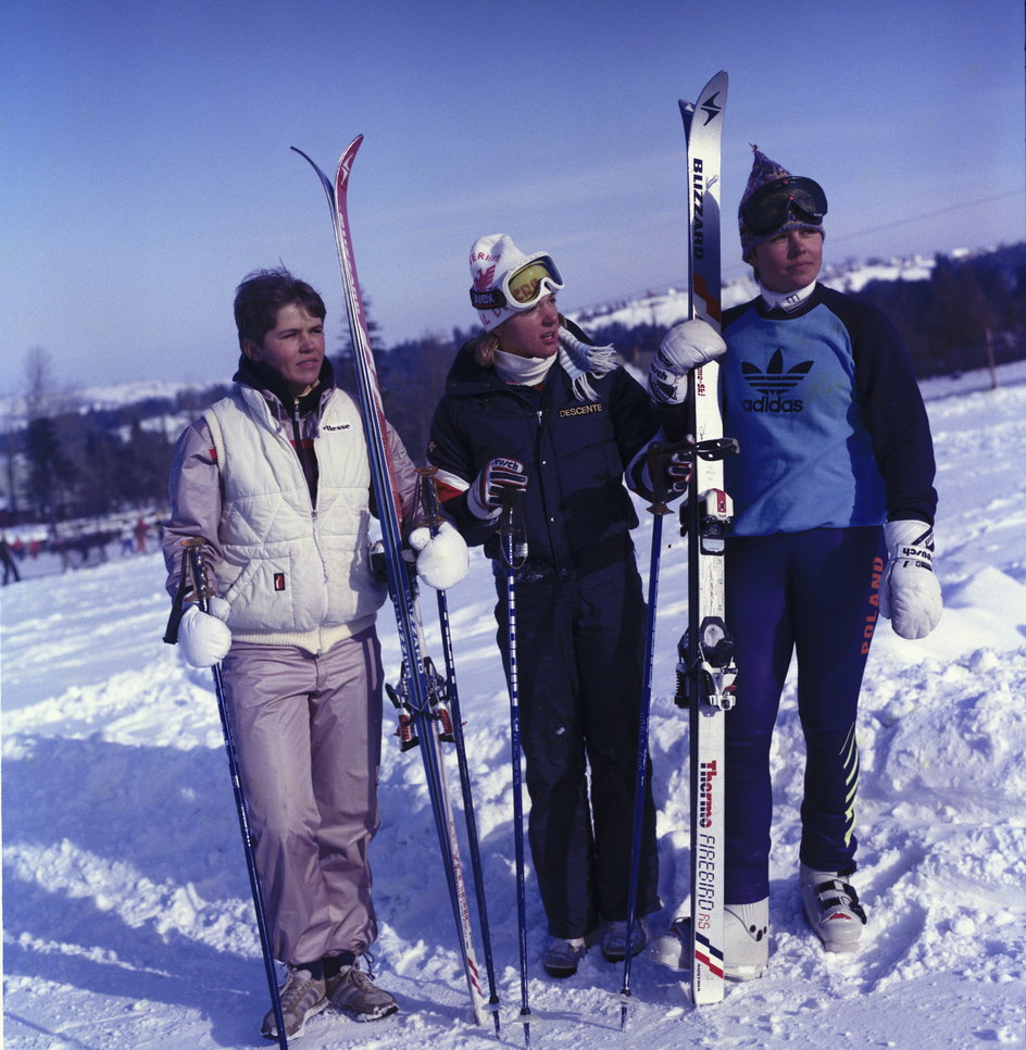 Polskie narciarki alpejskie Małgorzata (po lewej) i Dorota (po prawej) Tlałkówny na stoku.