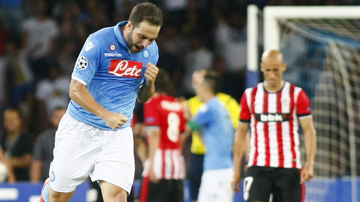 Gonzalo Higuain świętuje gola strzelonego Athleticowi Bilbao