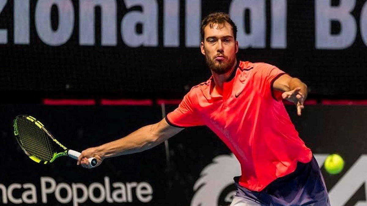 Janowicz pokonał serwisowego rekordzistę