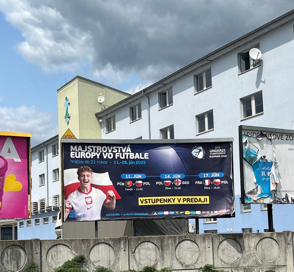 Poles could also be found on posters advertising the tournament.