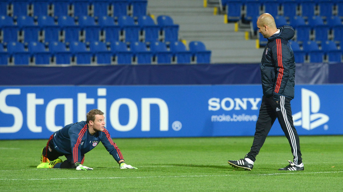 Manuel Neuer (L) i Josep Guardiola