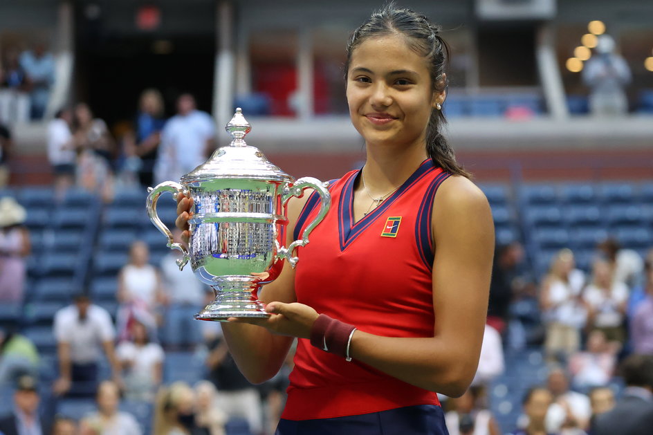 Emma Raducanu była sensacją US Open. W finale pokonała Leylah Fernandez