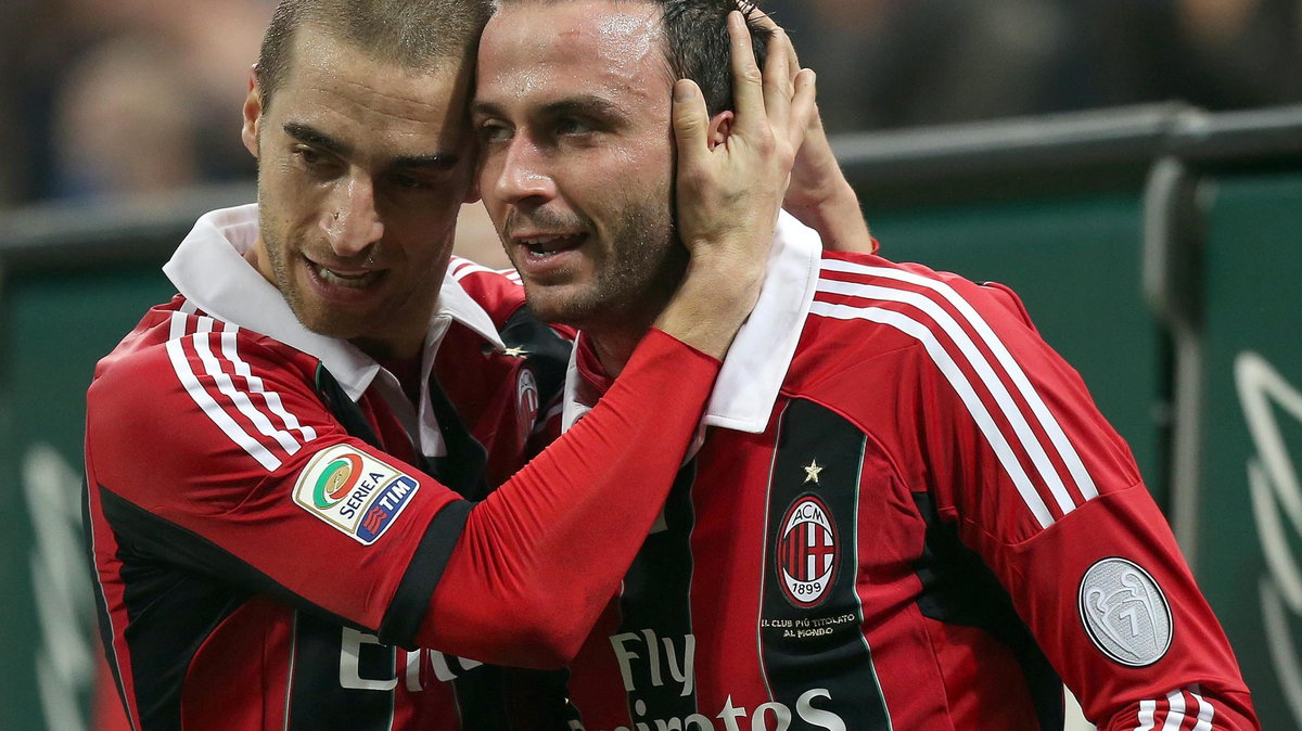 Giampaolo Pazzini (R), w objęciach Mathieu Flaminiego