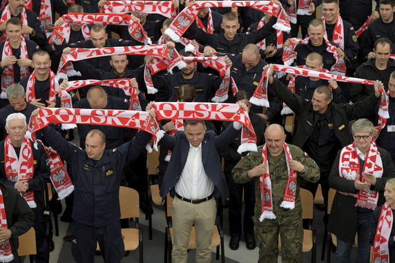 18624230 - GDYNIA PIŁKARSKIE MŚ2018 PREZYDENT DUDA KIBICUJE POLAKOM (Prezydent Andrzej Duda Paweł Werner Jarosław Mika)