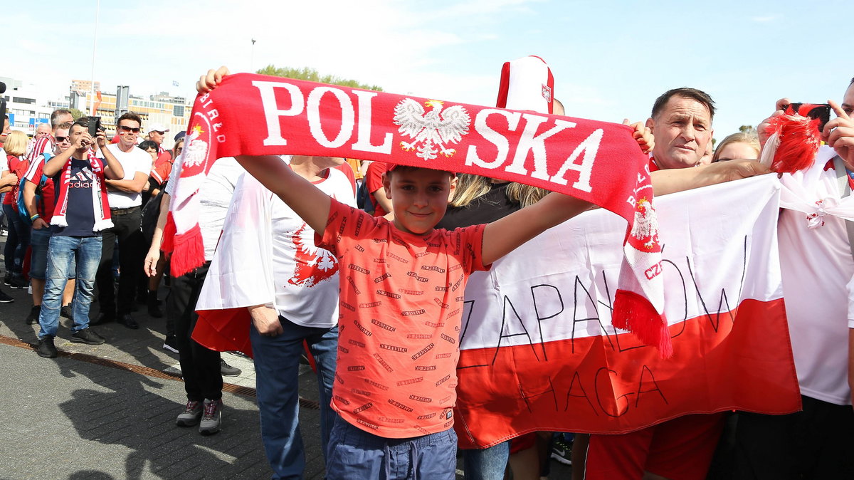 Polscy kibice przed meczem z Holandią