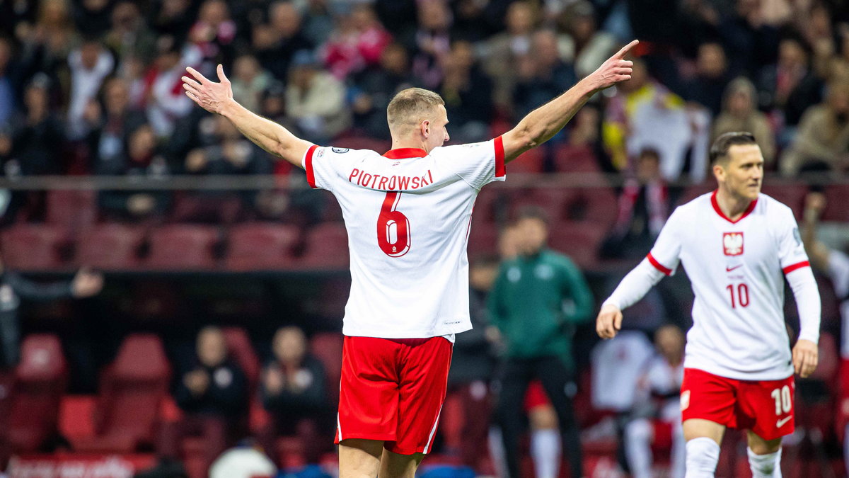 Jakub Piotrowski podczas meczu Polska - Estonia na PGE Narodowym w Warszawie (21 marca 2024 r.) 