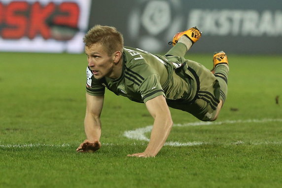 Igor Lewczuk (Legia Warszawa) - Ocena 7