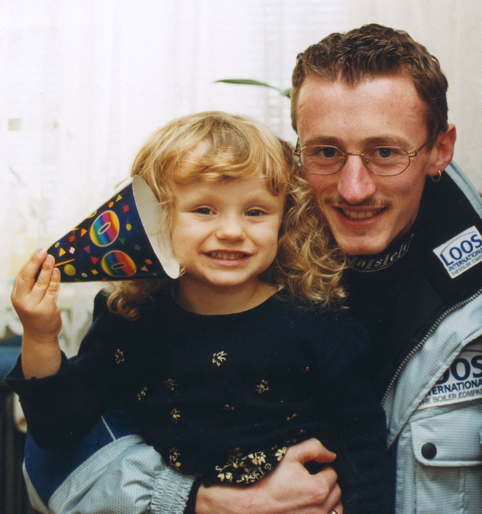 Adam Małysz z córką na archiwalnej fotografii