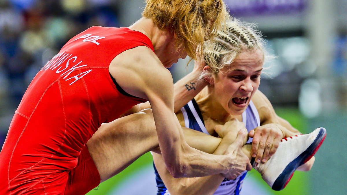 Iwona Matkowska (w czerwonym kostiumie)