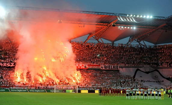 PIŁKARSKA EKSTRAKLASA LEGIA KONTRA GÓRNIK ZABRZE (minuta ciszy)