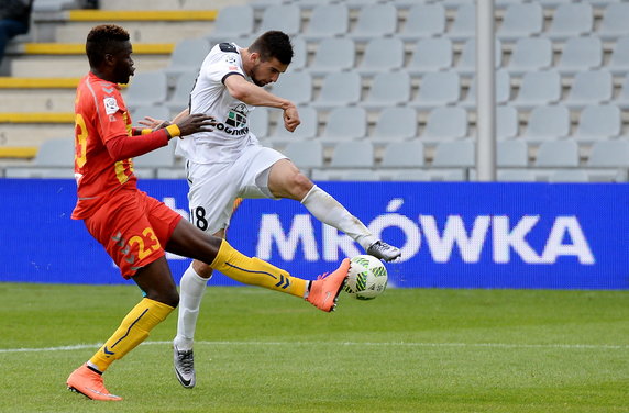 PIŁKA NOŻNA EKSTRAKLASA KORONA KIELCE - GÓRNIK ŁĘCZNA (Elhadji Pape Djibril Diaw i Bartosz Śpiączka)