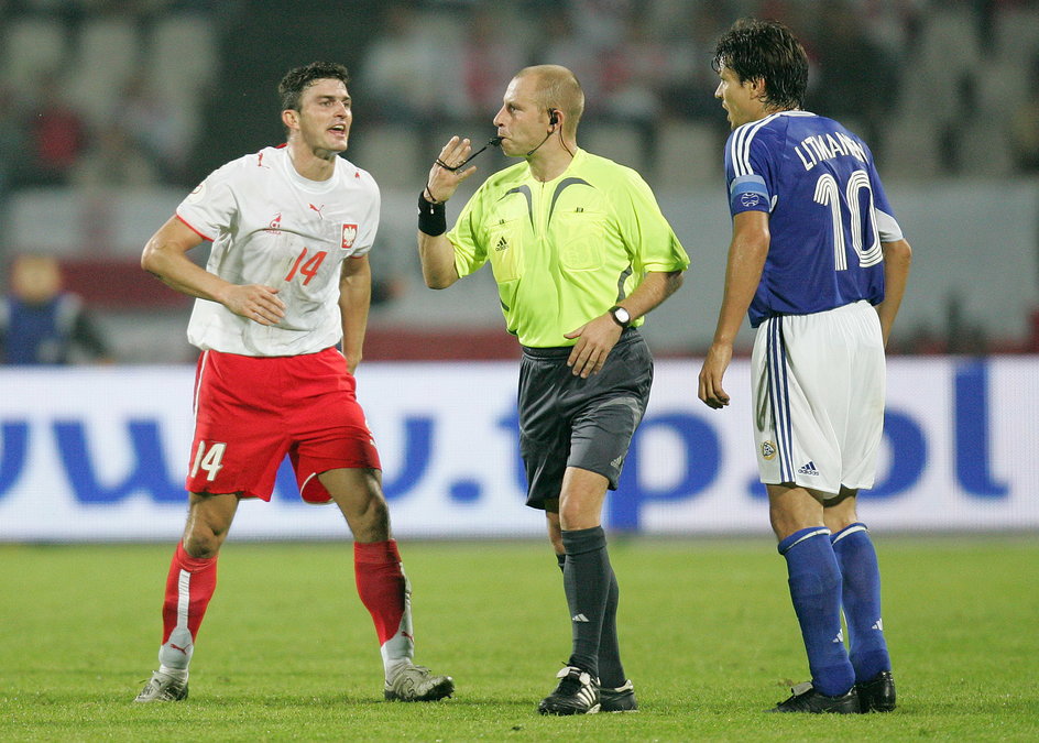 Polska - Finlandia 1:3 w 2006 roku. Na zdjęciu Michał Żewłakow