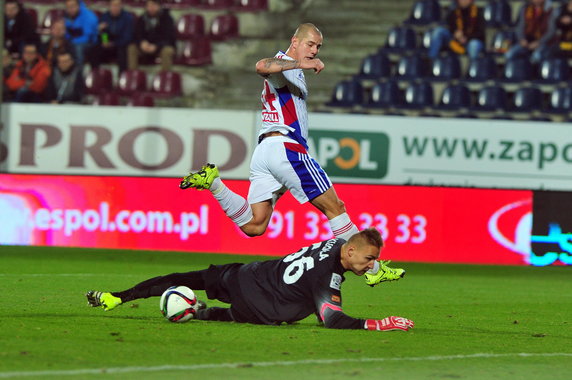 PIŁKA NOŻNA POLSKA EKSTRAKLASA POGOŃ GÓRNIK ZABRZE (Dawid Kudła Maciej Korzym )