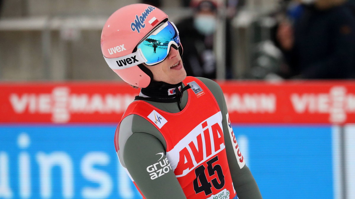 Dawid Kubacki podczas zawodów w Klingenthal w 2021 r.