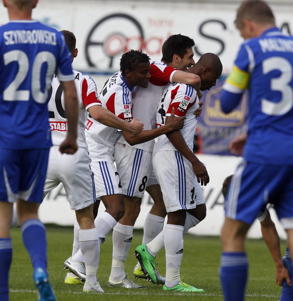 PIŁKARSKA EKSTRAKLASA GÓRNIK ZABRZE KONTRA RUCH CHORZÓW (Prejuce Nakoulma)