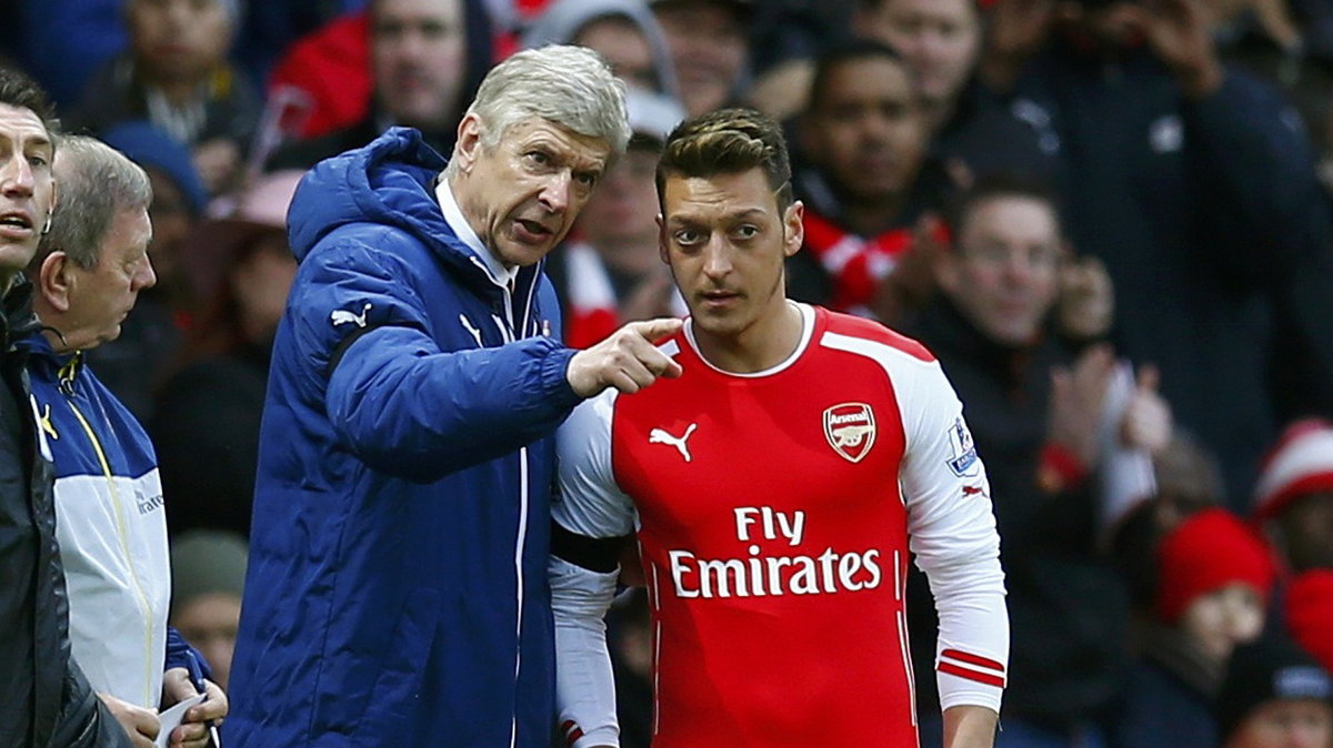 Arsene Wenger i Mesut Oezil 