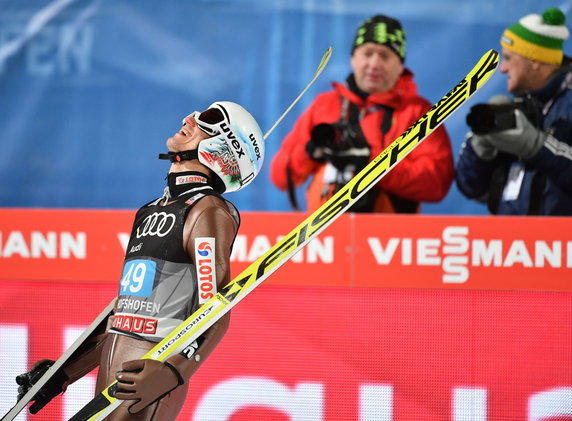 SKI-JUMPING-FOUR-HILLS