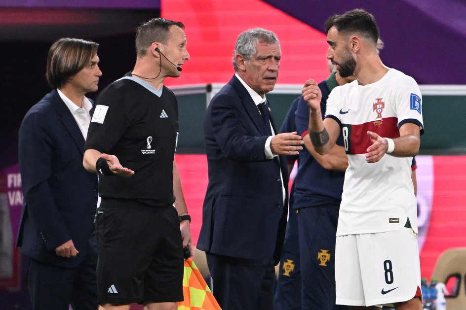 Fernando Santos i Bruno Fernandes podczas mundialu w Katarze.