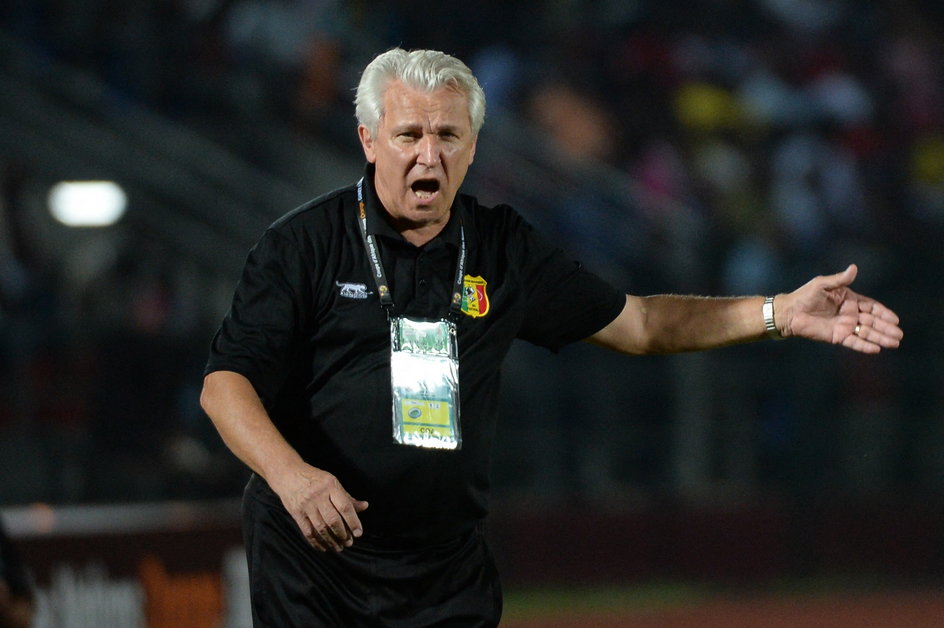 Henryk Kasperczak podczas meczu fazy grupowej z Gwineą w roli trenera reprezentacji Mali podczas PNA w 2015 r.