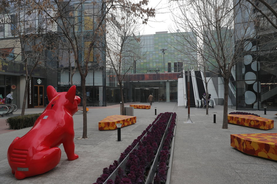Opustoszałe miejsca publiczne w Pekinie