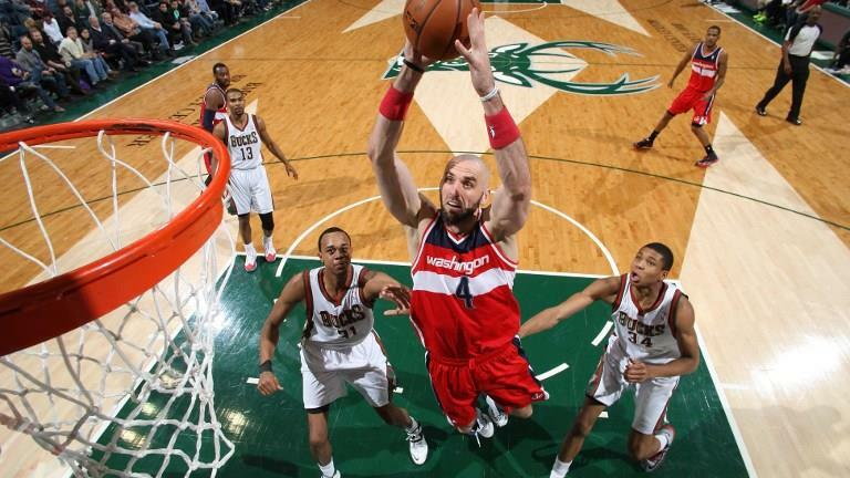 Gortat w akcji przeciwko Bucks