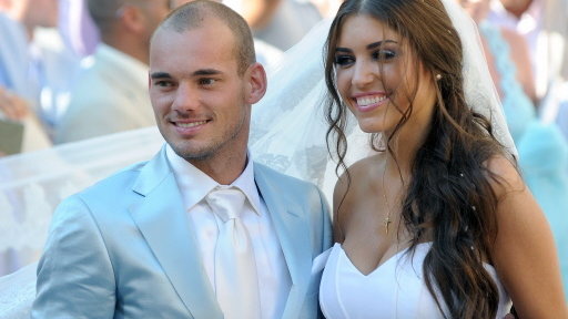 Wesley Sneijder (L)