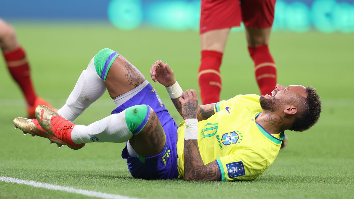 Neymar podczas meczu z Serbią na MŚ w Katarze