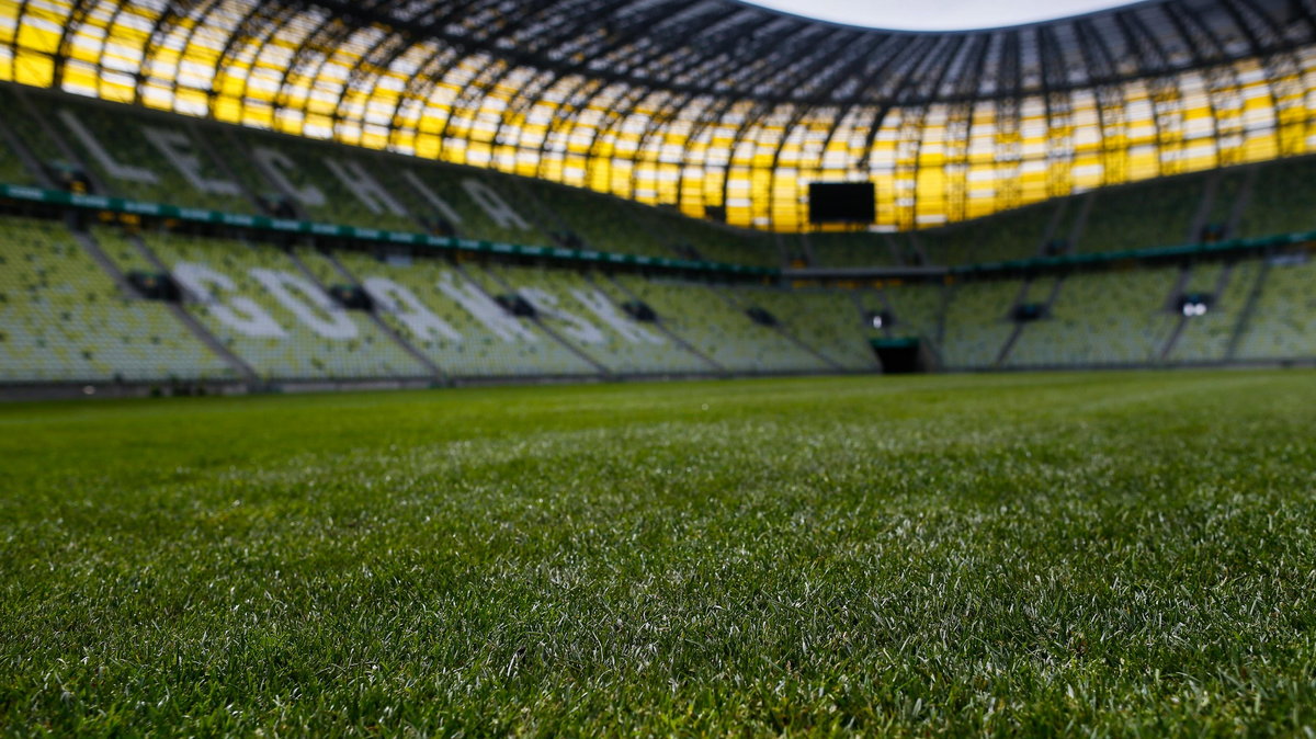 Pilka nozna. Ekstraklasa. Lechia Gdansk. Wymiana murawy na Energa Stadion Gdansk. 25.07.2016