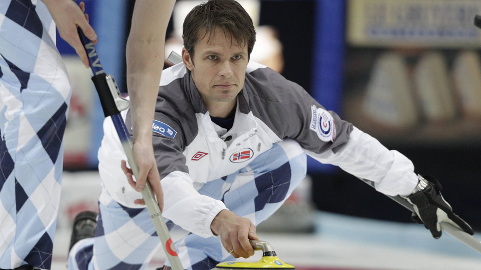 Switzerland, CHAMPERY, 2010-12-11T162900Z_01_DBA42_RTRIDSP_3_CURLING.jpg