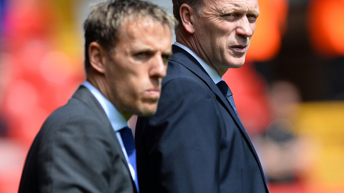 Phil Neville (L) i David Moyes (P)