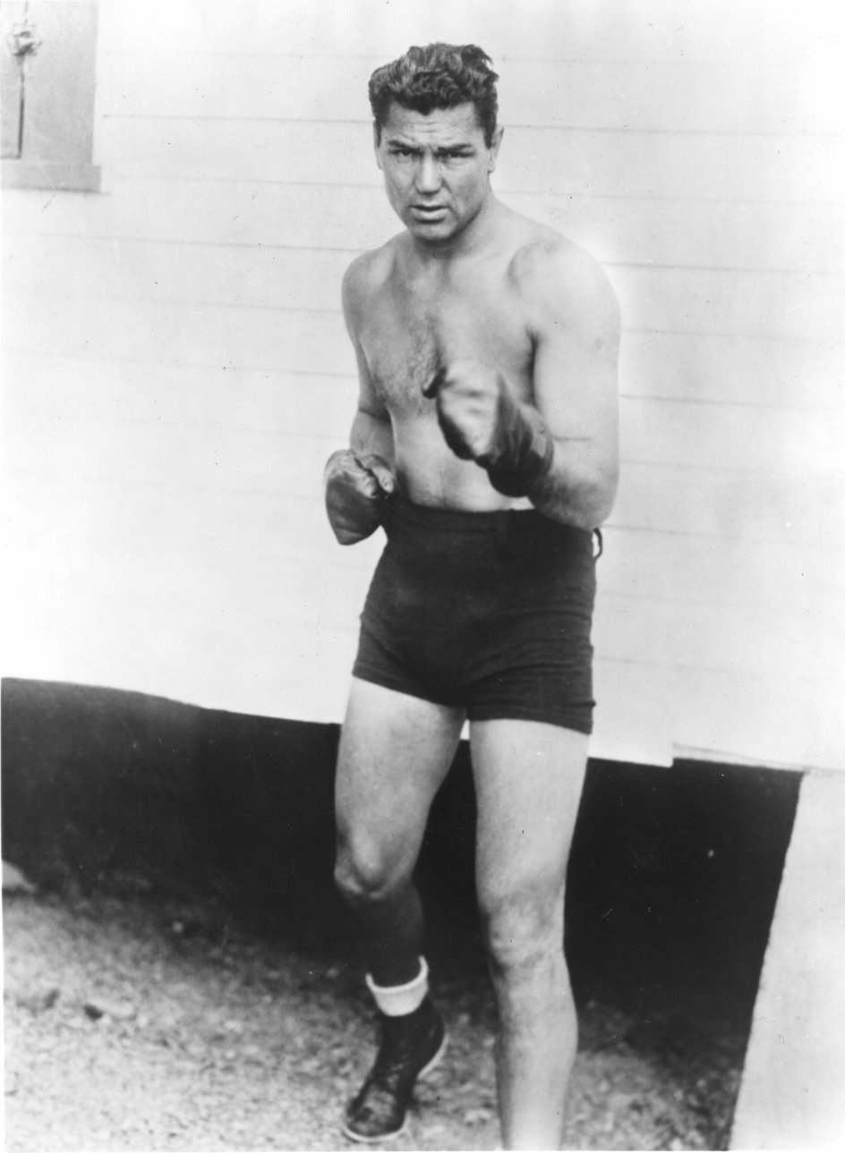 Jack Dempsey w pozie bokserskiej