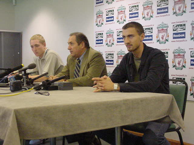 Chris Kirkland, Gerard Houllier, Jerzy Dudek - konferencja Liverpoolu (7 września 2001 r)