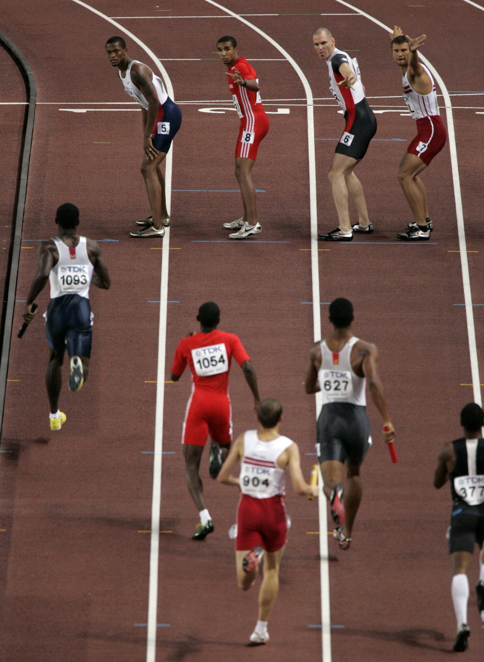 Witold Bańka biegł na drugiej zmianie (na dole) w eliminacyjnym biegu sztafety 4x400 m podczas mistrzostw świata w Osace w 2007 roku. W finale nie pobiegł, ale jest brązowym medalistą tej imprezy.